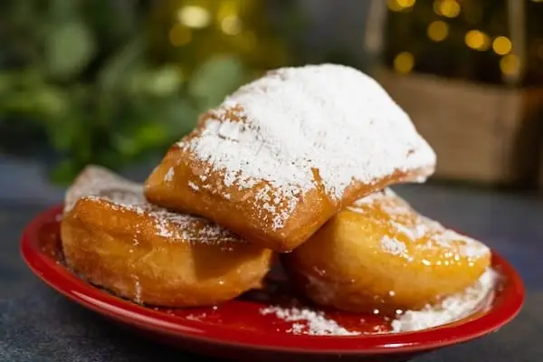 Tianas Bayou Adventure Beignets